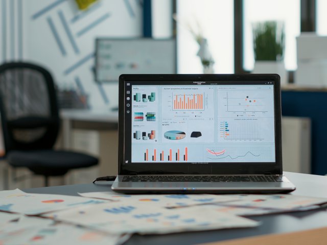 laptop-screen-with-ERP laptop-screen-with-ERP