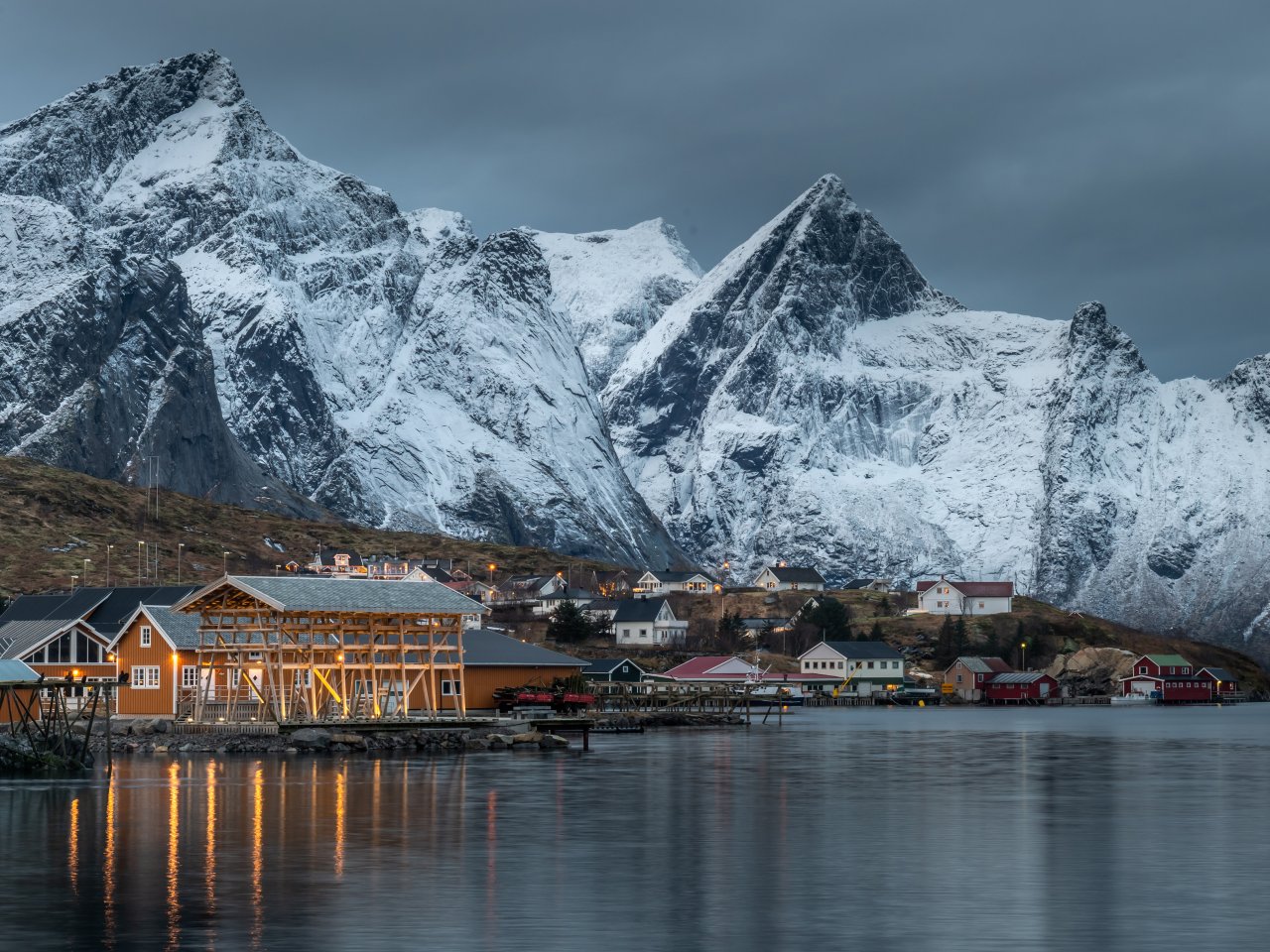 beautiful-reine-fishing-village-in-lofoten-islands-2024-10-15-03-20-30-utc